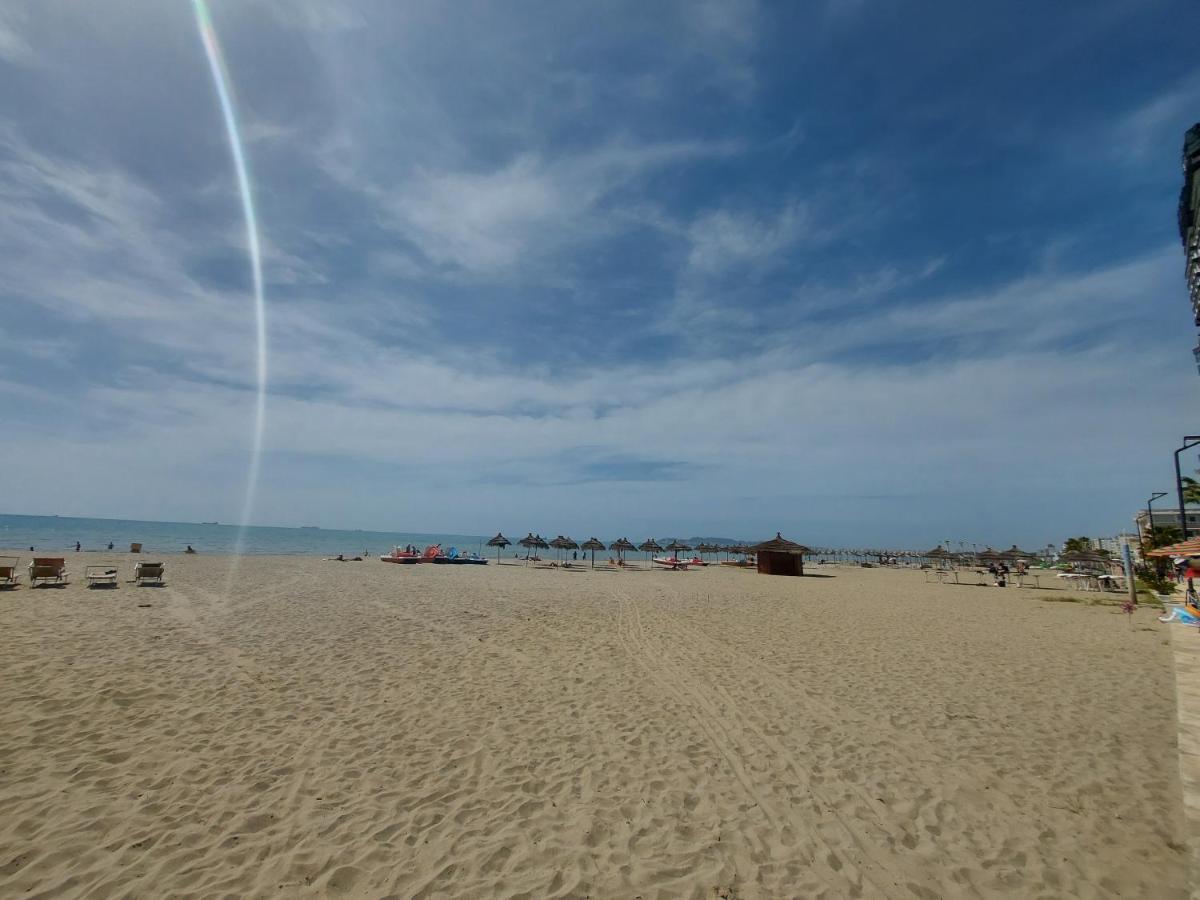 Bral Apartment 5 - Beachfront Durres Exterior photo